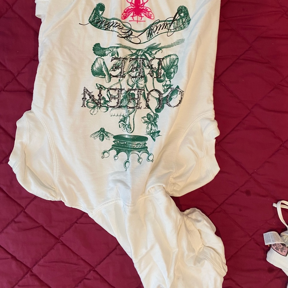 Juicy couture shortsleeved sweatshirt